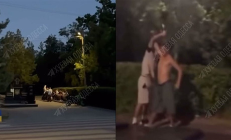 Обливалися алкоголем біля меморіалу загиблим в Холодній Балці: поліція вже розслідує інцидент