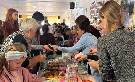 У школі на Сарненщині зібрали майже 45 тисяч гривень для вчителя-військовослужбовця