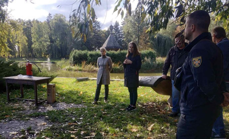 Переяславський заповідник отримав інноваційні вогнегасники із Нью-Йорка