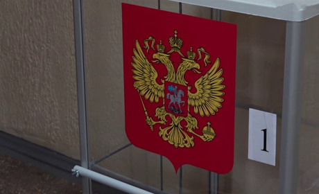 Допомагала заповнювати бюлетені: правоохоронці повідомили про підозру жительці Херсона