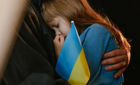 ​​​​​​​Як підтримати дітей під час постійних обстрілів: поради для батьків