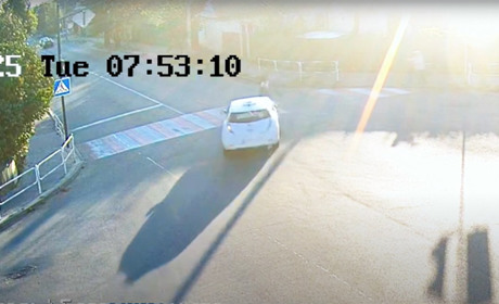 Камери зафіксували дві ДТП у Звягелі за участі таксі: наїзд на пішохода та зіткнення на перехресті