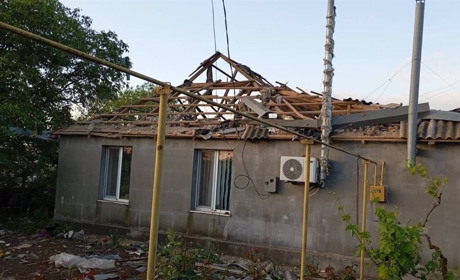 Одна дитина загинула, ще двоє — поранені: росіяни цілодобово обстрілюють Херсонщину