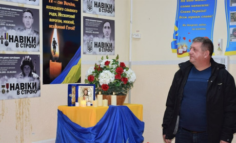 У Біляївському ліцеї №2 відкрили меморіальну дошку ще одному випускнику-Герою — Олександру Кречуну