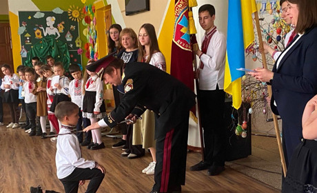 Великдень по-козацьки: веселі ігри, пісні та танці у Кагарлицькому ліцеї №1