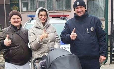 Поліцейський офіцер Лозівської громади допоміг породіллі вночі дістатися до пологового будинку