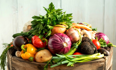 Овочі, фрукти — і на доставку: у Сарнах відкрився магазин «Комора»