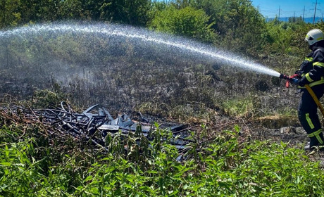 У Дрогобичі чоловік отруївся й отримав опіки під час пожежі сухостою: його госпіталізували