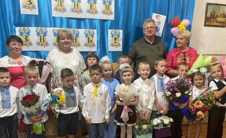 Свято Першого Дзвоника для маленьких великобурлучан відбулося в укритті