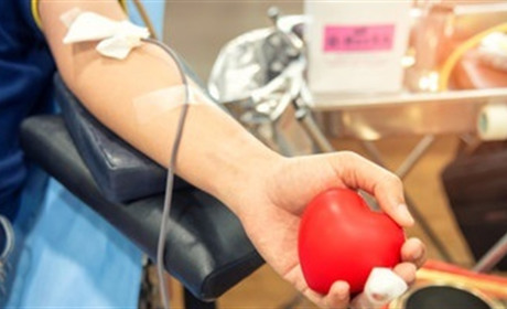 Допоможіть врятувати життя людини: хворому Сватівської районної лікарні терміново потрібна кров