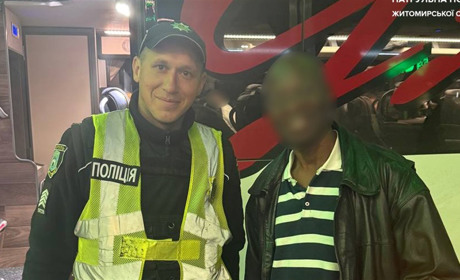 На трасі Київ – Чоп автобус поїхав, залишивши пасажира: іноземцю допомогли патрульні