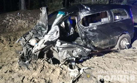Смертельний випадок і травми: чотири авто не розминулись на дорозі