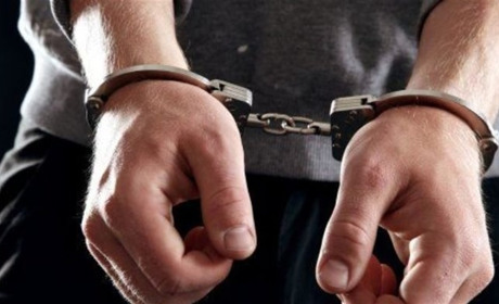 У Нетішині поліцейські затримали зловмисника, на рахунку якого крадіжка та грабіж