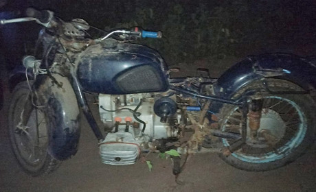 Крадіжка у Ворожбі: зловмисник викрав із сараю неробочий мотоцикл