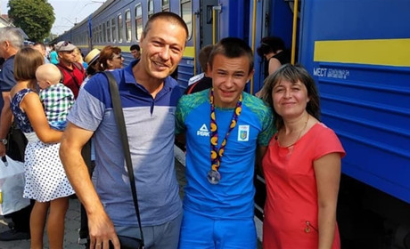 До Волновахи прибув срібний призер Олімпійського фестивалю по греко-римській боротьбі