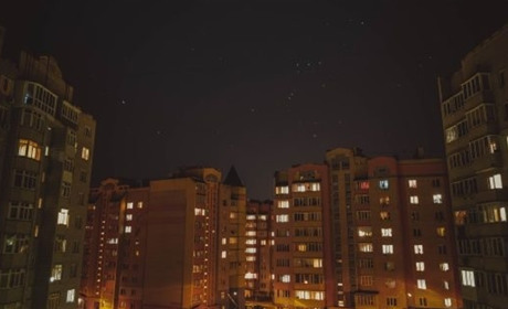 Не буде обстрілів — буде світло. Чи повернуться графіки відключень восени та взимку