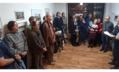 Зруйновані на Білопільщині церкву та школу показують німецьким глядачам