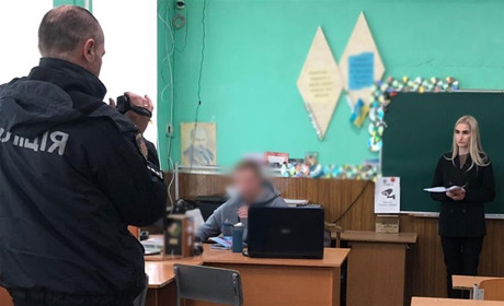 Завдав кілька ударів: на Житомирщині вчителю оголосили підозру у побитті восьмикласників