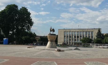 Площа Соборна у Фастові: які рослини там висадять і коли запрацює фонтан