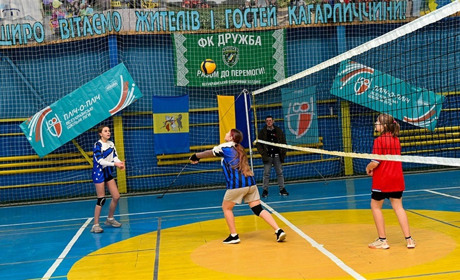 «Пліч-о-пліч» у Кагарлику: команди учениць середніх класів громади змагалися із волейболу