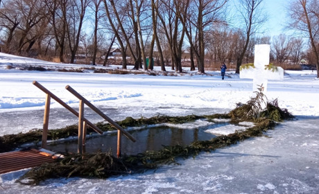«А той третій празник – святе Водохреща». Як меняни моржували на пляжі