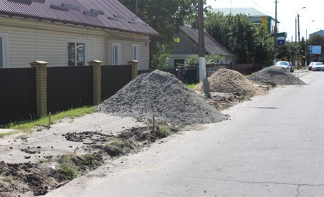 У Славуті ремонтують дороги та тротуари