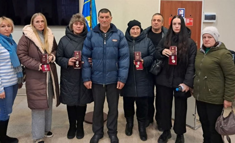 Орденом «За мужність» ІІІ ст. нагороджені (посмертно) четверо шосткинських захисників