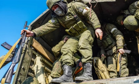 Окупанти вимагають від чоловіків у Каховці стати на військовий облік