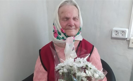Довгожителі серед нас: у Романівці жінка відзначила 100-річний ювілей