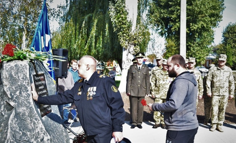 14 жовтня у Біляївці покладуть квіти до пам'ятника захисникам. Концерт скасовано через карантин