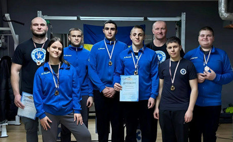Глухівські пауерліфтери вибороли медалі на обласному чемпіонаті