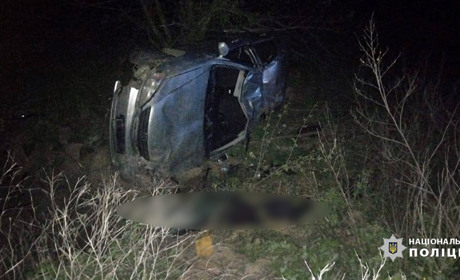 На Черкащині слідчі встановлюють обставини ДТП, у якій травмувались водій та пасажир