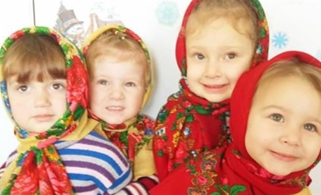 Жительки Кіцманщини активно беруть участь у флеш-мобі до Всесвітнього Дня української хустки