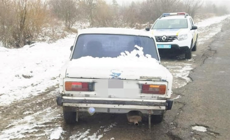 На Славутчині поліцейські розшукали п’яного водія, який пошкодив огорожу в Лисичому