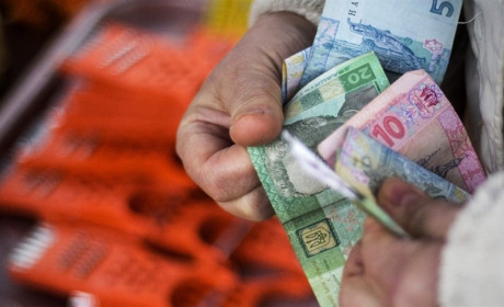 1 липня: як зміняться пенсії, розмитнення євроблях і регулювання айкосів