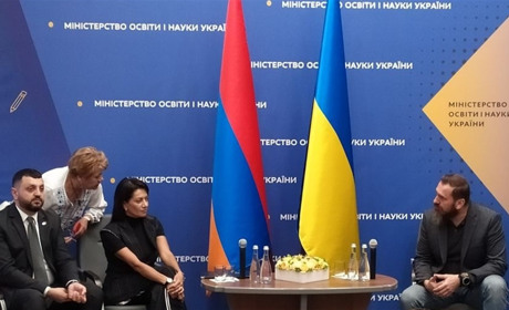 Навчальним закладам Луганщини передано гаджети від уряду Вірменії. Що саме отримали