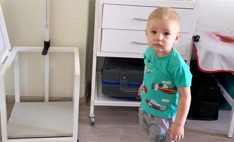 У Дніпрі працює гуманітарний хаб для переселенців з Торецька. Тут можна отримати допомогу лікаря