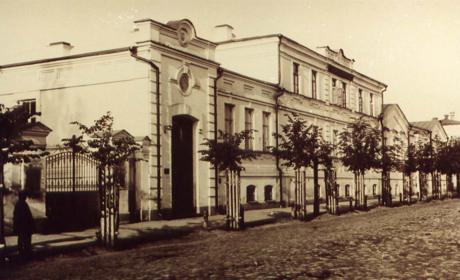 Історія медзакладів Глухова з 18 століття і донині. Перша богадільня міста й безоплатна лікарня