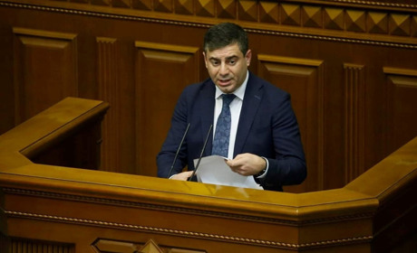 “Місць на кладовищах вистачить усім, а місць у лікарнях, на жаль, ні”, — Дмитро Лубінець