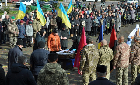 У Сарнах попрощалися з солдатом штурмової бригади Олександром Рибачком