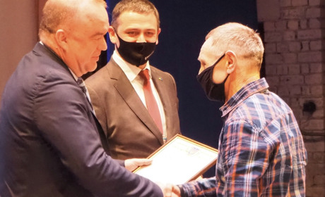 Нетішинські атомники отримали відзнаки Енергоатома