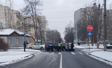Потрійна ДТП на перехресті вул. Софії Русової та П’ятницької