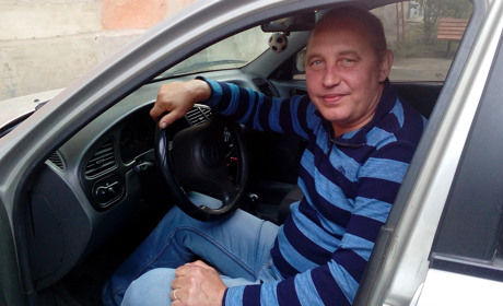 «Глянув у салон, а всі пасажири під сидіннями» -  Сергій Омельченко про особливості роботи водієм
