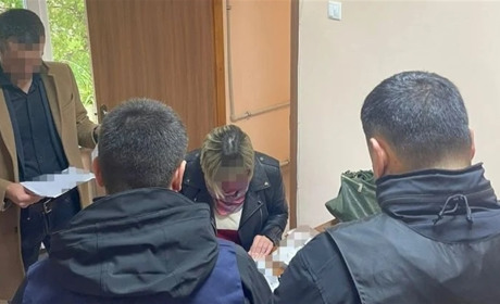 Вимагала хабар за діагноз – на Хмельниччині голові позаштатної ВЛК оголосили підозру