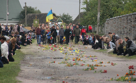 Він не міг покинути своїх хлопців: у Павлівці попрощались із офіцером Олександром Кособуцьким