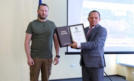 Для жителів громади Старокостянтинова вручили подяку «За незламність»