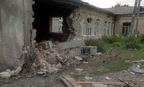 Курахове знову обстрілюють. Жителів закликають покинути область