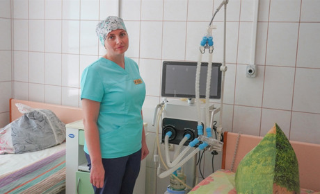 «Для когось — це просто браслетик». Історія медичної сестри Нелі Комарніцької у новелі