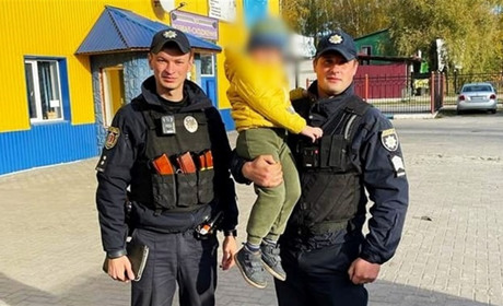У Славуті поліцейські повернули додому 4-річного мандрівника
