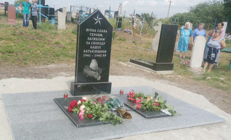У Калинівці відкрили пам’ятник загиблим воїнам